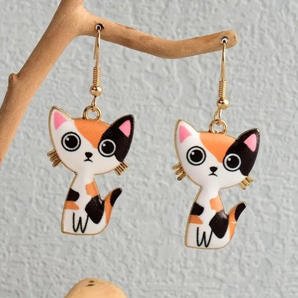 New Calico Cat Enamel Dangle Earrings Kitty Pink Drop Gold Tone Fish Hook Cute - Picture 1 of 2